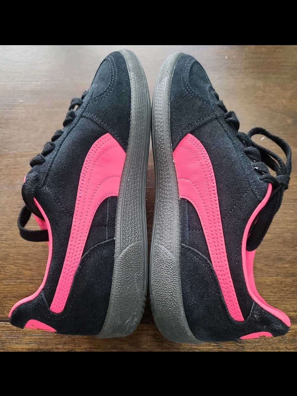 PUMA Palermo Black/Pink Suede Low Top Lace-Up Men’s Sneaker Rubber Sole